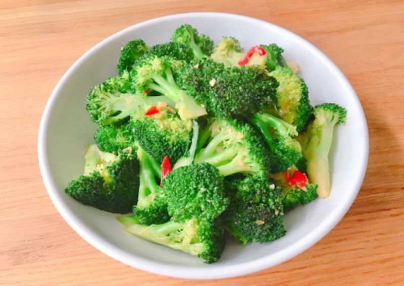 Bông cải xanh xào tỏi cấp cho người bệnh tiểu đường nhiều chất xơ và vitamin