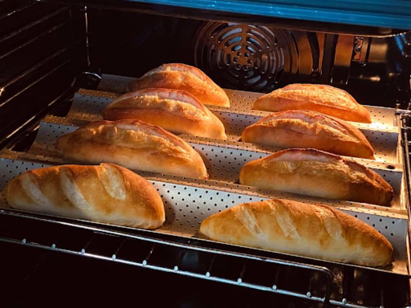Chỉ với lò nướng bạn đã có thể tạo ra những chiếc bánh mì thơm ngon
