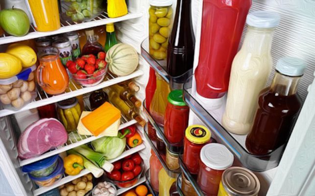 Có quá nhiều thực phẩm trong tủ lạnh 