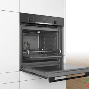 Thiết kế của Lò nướng Bosch HBA5360B0K phù hợp với hầu hết không gian bếp