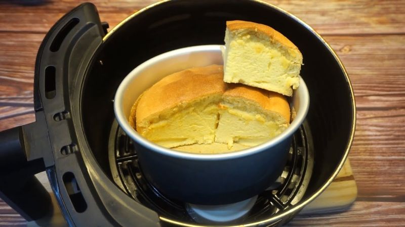Cách làm bánh bông lan từ nồi chiên không dầu